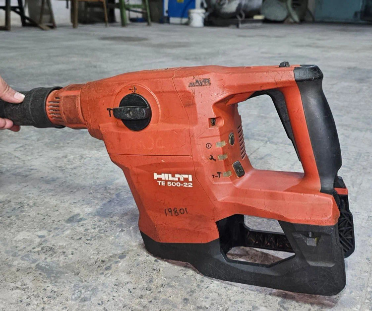 چکش تخریب شارژی هیلتی TE 500-22 اورجینال | بریکر باتری SDS-Max نرون با انرژی ضربه ۸.۱ ژول و ضدارتعاش AVR | استوک
