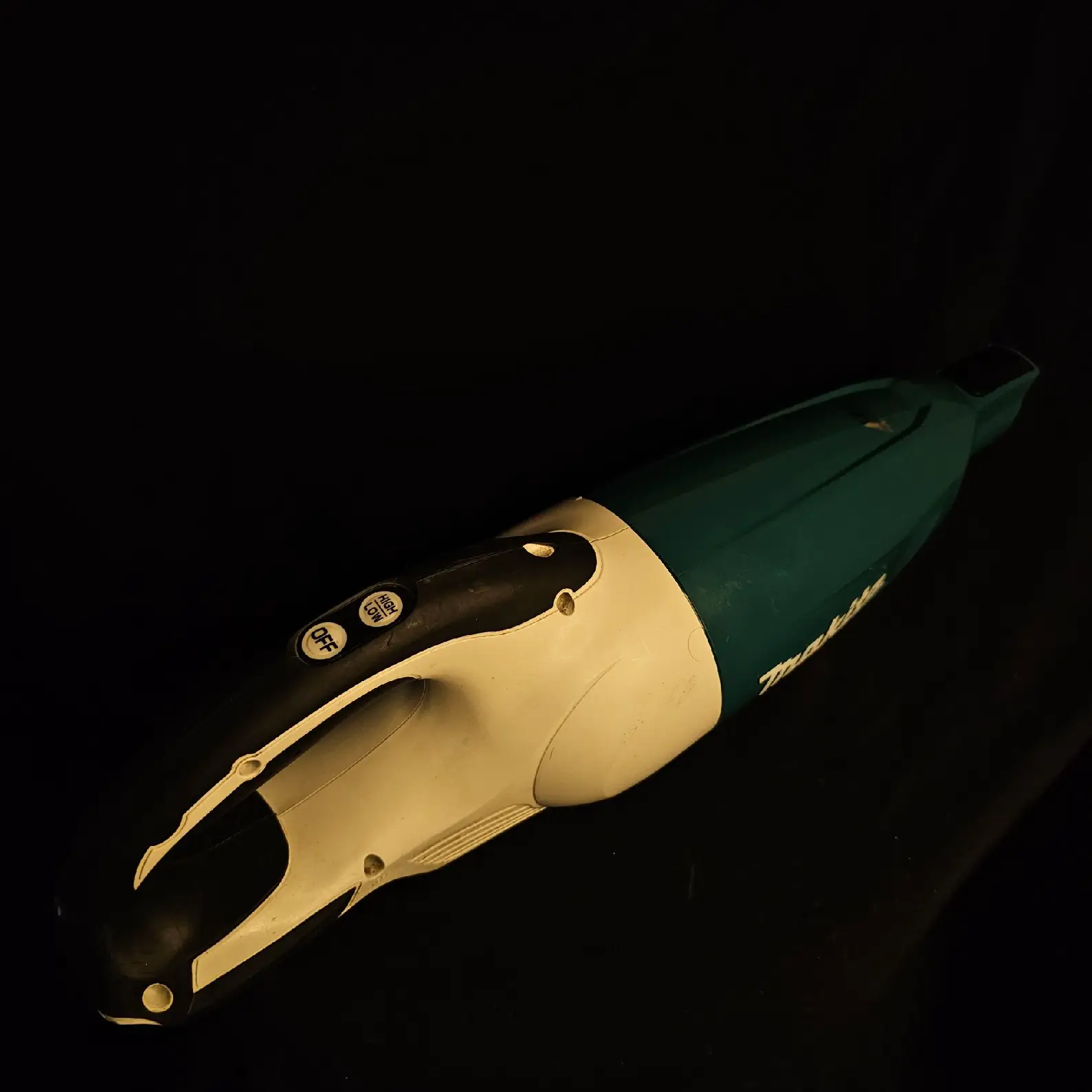 جارو شارژی ماکیتا DCL181F اورجینال | استوک| مکنده ستونی دو سرعت با چراغ LED | بدون باتری و شارژر